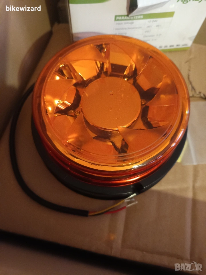 12V въртящ се предупредителен светлинен сигнал жълт LED НОВА, снимка 1