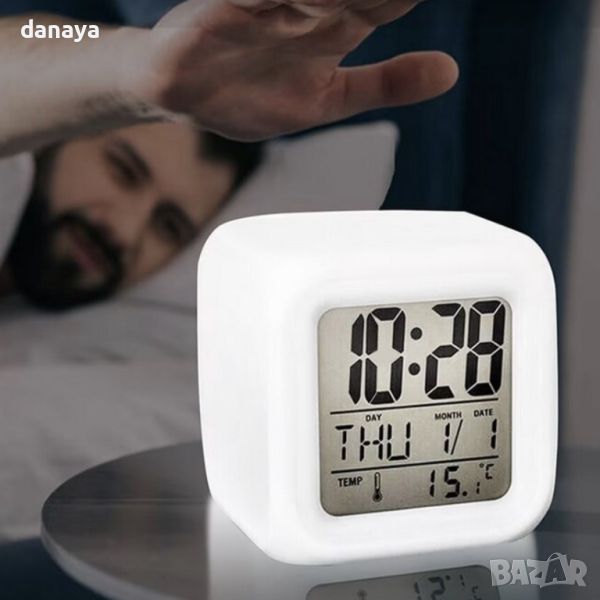 4522 Светещ дигитален будилник с календар и термометър, снимка 1