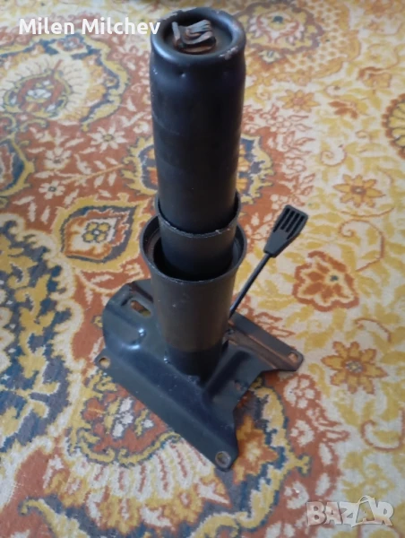 Продавам амортисьор със стойка за офис стол работещ , снимка 1