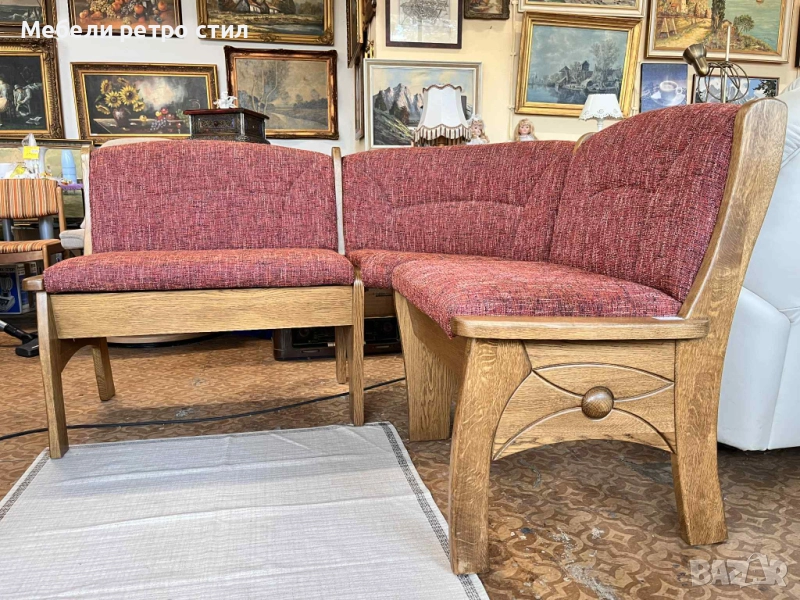 Красив кухненски ъгъл с два стола. С място за съхранение., снимка 1