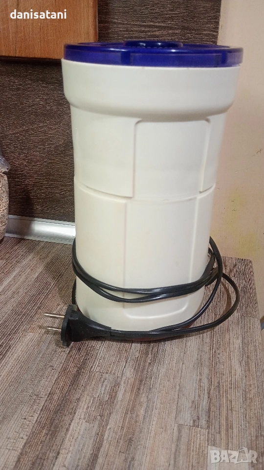 Електрическа месомелачка/кафемелачка от 80-те години, снимка 1