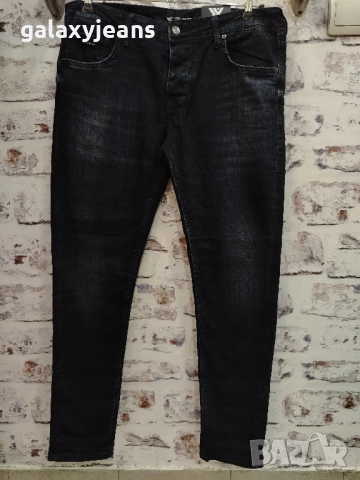 Intelligence- дънки слим, тъмни индиго, леко избелени, опушени, плътен деним с еластан