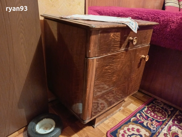 Нощно шкафче, снимка 2 - Шкафове - 53934807