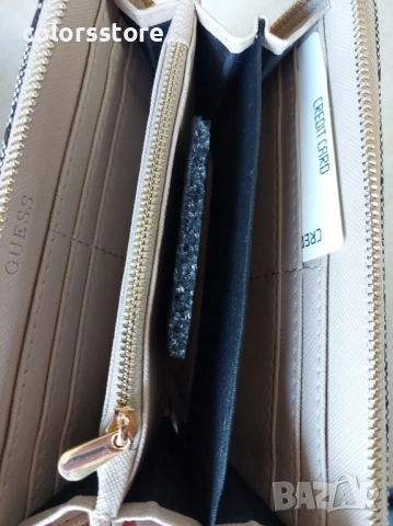 Бяло дамско портмоне Guess/SG91y, снимка 4 - Портфейли, портмонета - 51719179