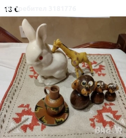 Лот от малки сувенири.
