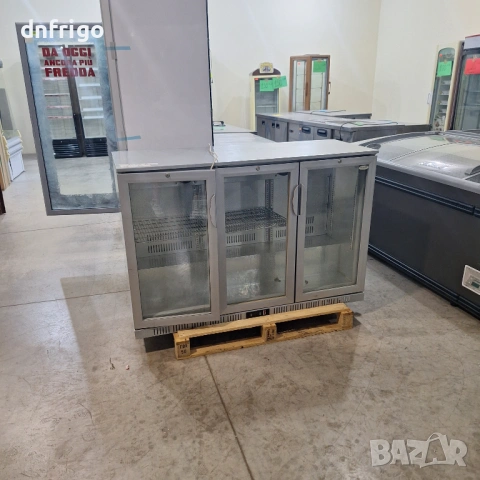 подбарова витрина три врати