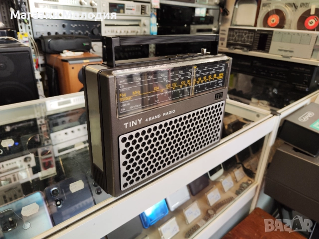 Радио ITT TINY 109 В отлично техническо и визуално състояние., снимка 3 - Радиокасетофони, транзистори - 48412082