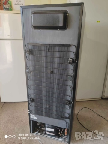 Ветринален хладилник за вино, 1.40 см, използван, снимка 3 - Хладилници - 53596138