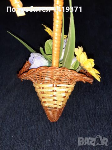 Малка висяща плетена кошница с изкуствени цветя / ваза / поставка , снимка 3 - Декорация за дома - 45693946