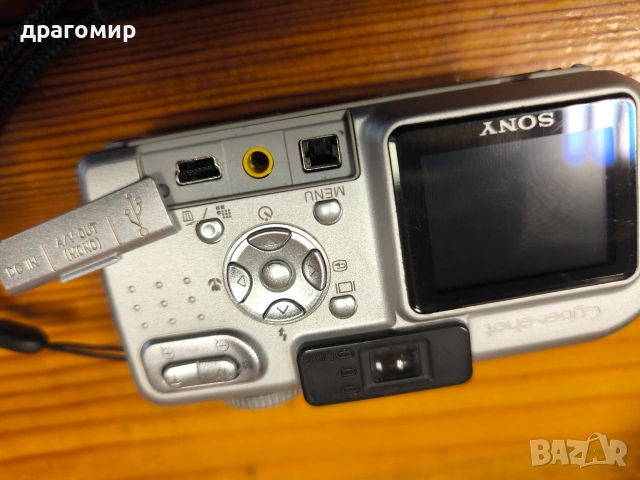 SONY DSC-P8, снимка 13 - Фотоапарати - 53959488