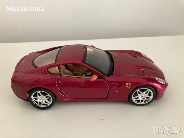 Колекционерска кола Ferrari 599 GTB Fiorano, мащаб 1:24, снимка 4 - Колекции - 46633752