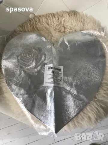 Подложка декоративна от пластик 39х38 см нова