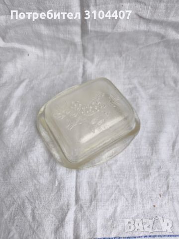 Кстъклена кутия за масло или сирене, снимка 1 - Сервизи - 46490158