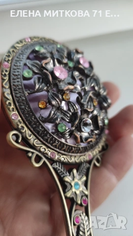 Старинно огледалце от метал с орнаменти и разноцветни камъни, снимка 5 - Антикварни и старинни предмети - 53841044