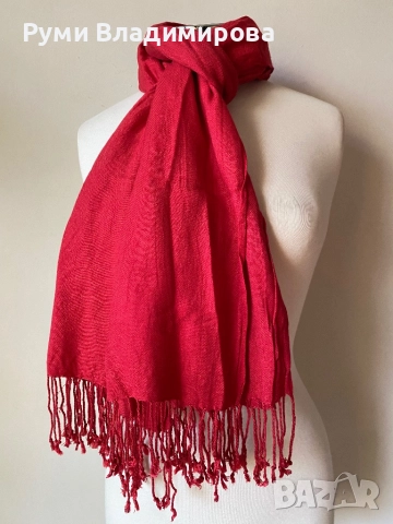 Червен шал от 100 % вискоза, снимка 4 - Шалове - 53002170
