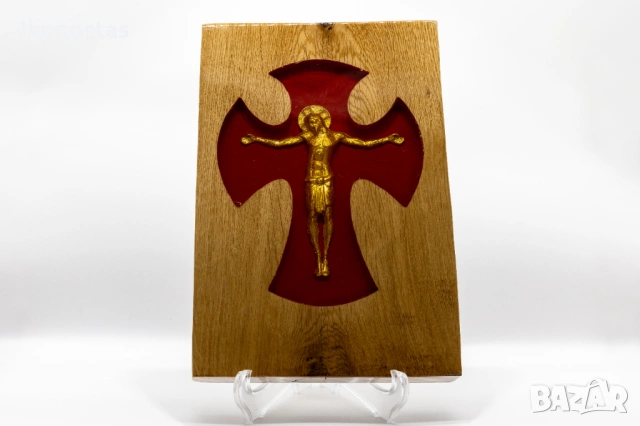 Релефна икона с Разпятието на Исус Христос в смола, снимка 4 - Икони - 53225074