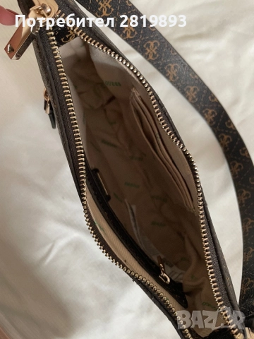Чанта за рамо Guess, снимка 3 - Чанти - 52750012