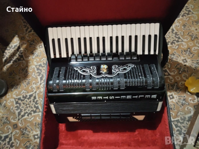 Акордеон WELTMEISTER S4, снимка 8 - Акордеони - 53072873