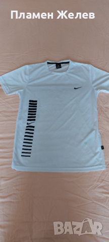 Тениска на NIKE , снимка 1 - Спортни дрехи, екипи - 45037481