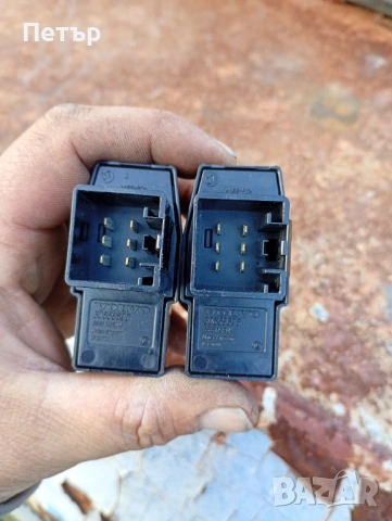 Бутон задно електрическо стъкло Volvo S60 V70 XC70 S80 XC90 30658696, снимка 2 - Части - 53839961