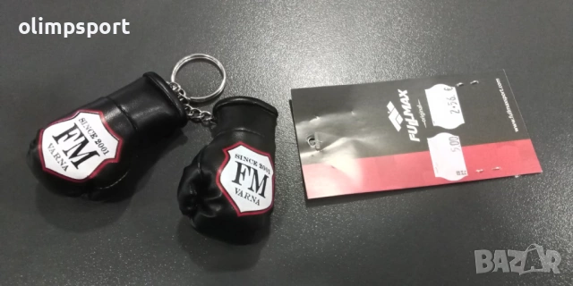 сувенирни боксови ръкавици за кола или ключове нови количество подходящи за подаръци 