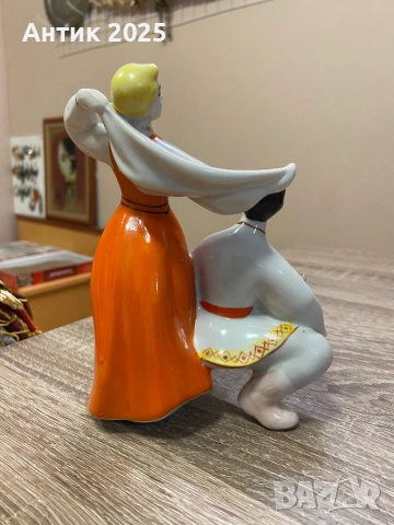 Винтидж съветска порцеланова фигурка „Руски танц“, снимка 2 - Антикварни и старинни предмети - 51940427