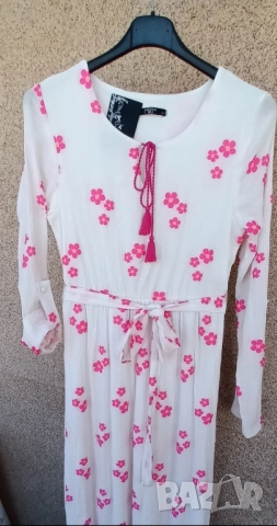 Кенарена дълга рокля с бродирани розови цветя по нея., снимка 6 - Рокли - 51507901