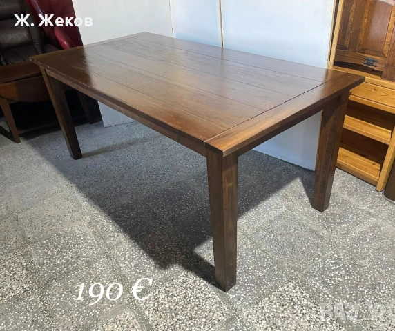 Масивна дървена трапезна маса - здрава и стилна