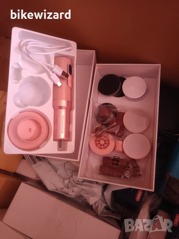 LED 2-в-1 електрически уред за премахване на мазоли с 2 пили за крака и лак за нокти, снимка 5 - Електрически пили за пети - 53639563