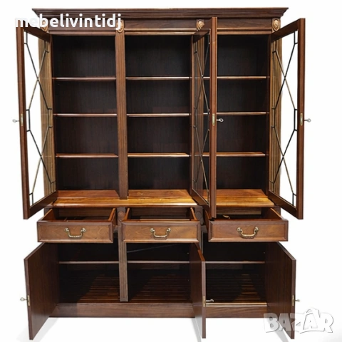 Витрина-шкаф Chesterfield махагон, снимка 2 - Секции и витрини - 53432459