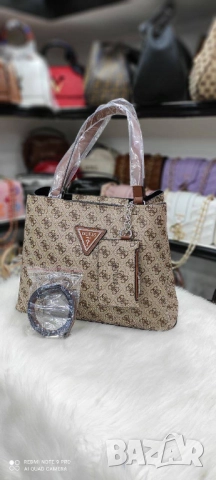 чанти guess, снимка 4 - Чанти - 51444752
