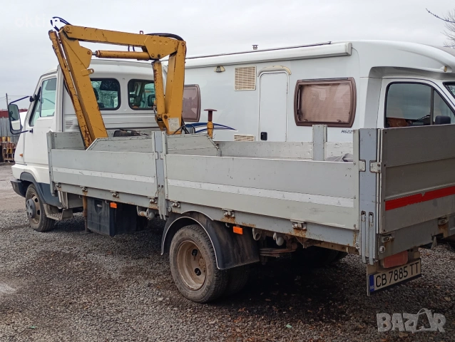 Продавам Renault В120 с кран на 78 хиляди километра изключително добро състояние, снимка 3 - Бусове и автобуси - 53494993