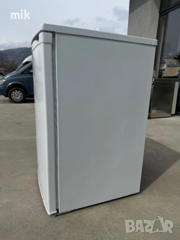 Малък хладилник с камера Bosch , снимка 4 - Хладилници - 53924607