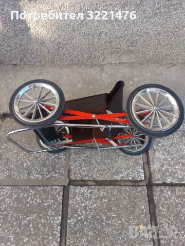 Стара сгъваема Шведска детска количка за кукли , снимка 3 - Антикварни и старинни предмети - 52592311