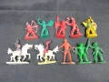 ЛОТ ОТ 10 СТАРИ РЕТРО СОЦ ПЛАСТМАСОВИ ФИГУРКИ ИНДИАНЦИ КАУБОИ, снимка 1