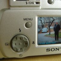 SONY DSC-P50 Cyber-shot 2.1 mega pixels. РЕТРО , снимка 6 - Фотоапарати - 45319799
