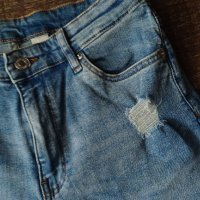 Дънкови къси панталони H&M, снимка 3 - Къси панталони и бермуди - 46021236