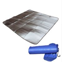 Постелка за къмпинг с двойно алуминиево покритие 150 см x 200 см, снимка 1 - Палатки - 45573326
