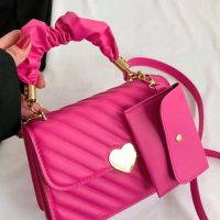 Модерна чантичка в оранжево или розово , снимка 5 - Чанти - 45543579