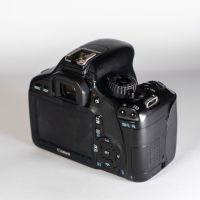Canon 550D с китов обектив и множество допълнителни аксесоари, снимка 2 - Фотоапарати - 45413559