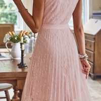 Розова дантелена рокля, снимка 2 - Рокли - 44959492