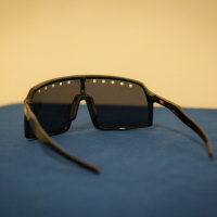 Спортни очила Oakley Sutro Polarized, снимка 2 - Слънчеви и диоптрични очила - 44996344