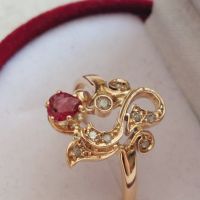 Дамски златен пръстен с инкрустирани диаманти и рубин, злато 12к., снимка 5 - Пръстени - 45434444