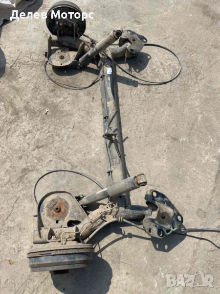 Заден мост, необорудван 555110548R от Dacia Dokker 1.6 MPI LPG, 83ph, 5sp., 82 000 km, снимка 1