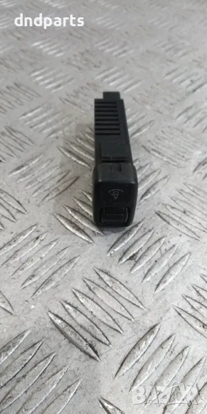 Бутон Mazda 323 1995г.	, снимка 1