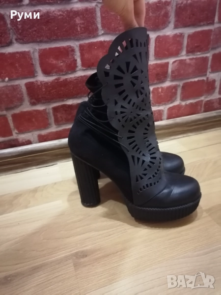 Дамски боти на ток, естествена кожа, снимка 1