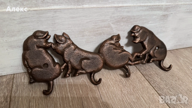 Чугунена закачалка– Веселите прасенца., снимка 3 - Закачалки - 52679317