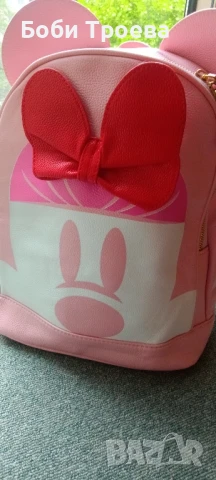 Симпатична Дамска раница от еко кожа, голяма розова с червена панделка