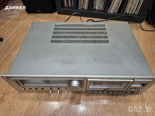 Отлично работещ касетен дек JVC KD-A55 с много добър външен вид и без липси + подарък, снимка 4 - Декове - 53185139