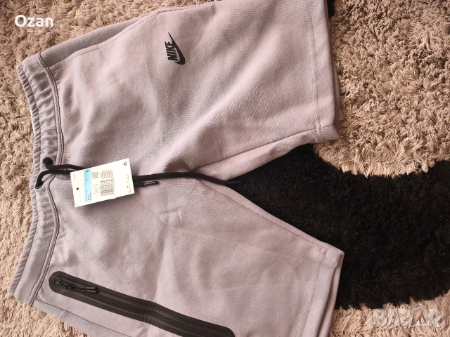 Продавам Nike Tech къси панталони, снимка 2 - Къси панталони - 54193472